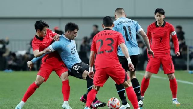 1680439630419076853.png 韩国队在家门口1比2输给乌拉圭队.png